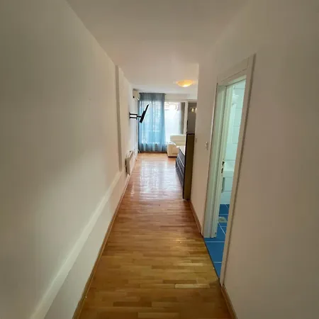 Konstantin Apartment